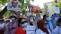 Орхан Инандынын жактоочулары. 