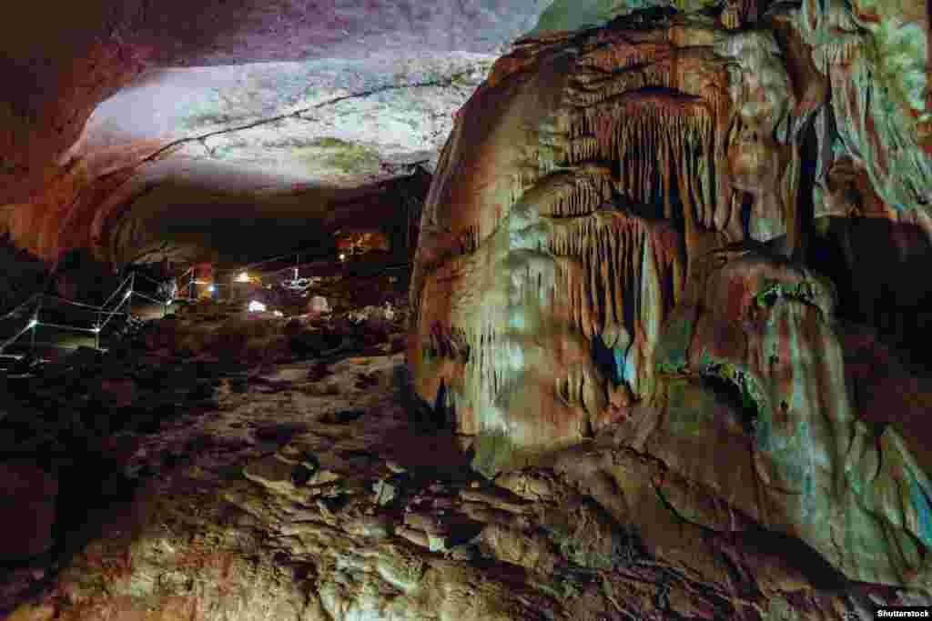 Мраморная пещера на начальном этапе исследования и первых туристических посещений представляла собой маршрут длиною в 180 метров. Сейчас же протяженность экскурсионного маршрута&nbsp;&ndash; около 1,5 километров