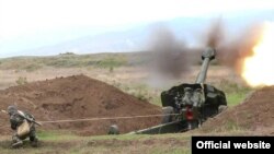 Армянская и азербайджанская стороны периодически выступают с обвинениями друг друга в нарушении режима прекращения огня