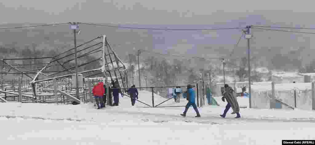 Bosnian Security Minister Selmo Cikotic said that his ministry had made a plan to relocate temporary reception centers for migrants from urban and populated areas. &quot;The plan is to build a reception center for migrants at the Lipa location, for which the Council of Ministers has provided 5,000,000 KM (256,000 euros) and 500,000 euros from the European Commission, while several embassies have promised concrete assistance in equipping the center,&quot; he said after the fire at Lipa.