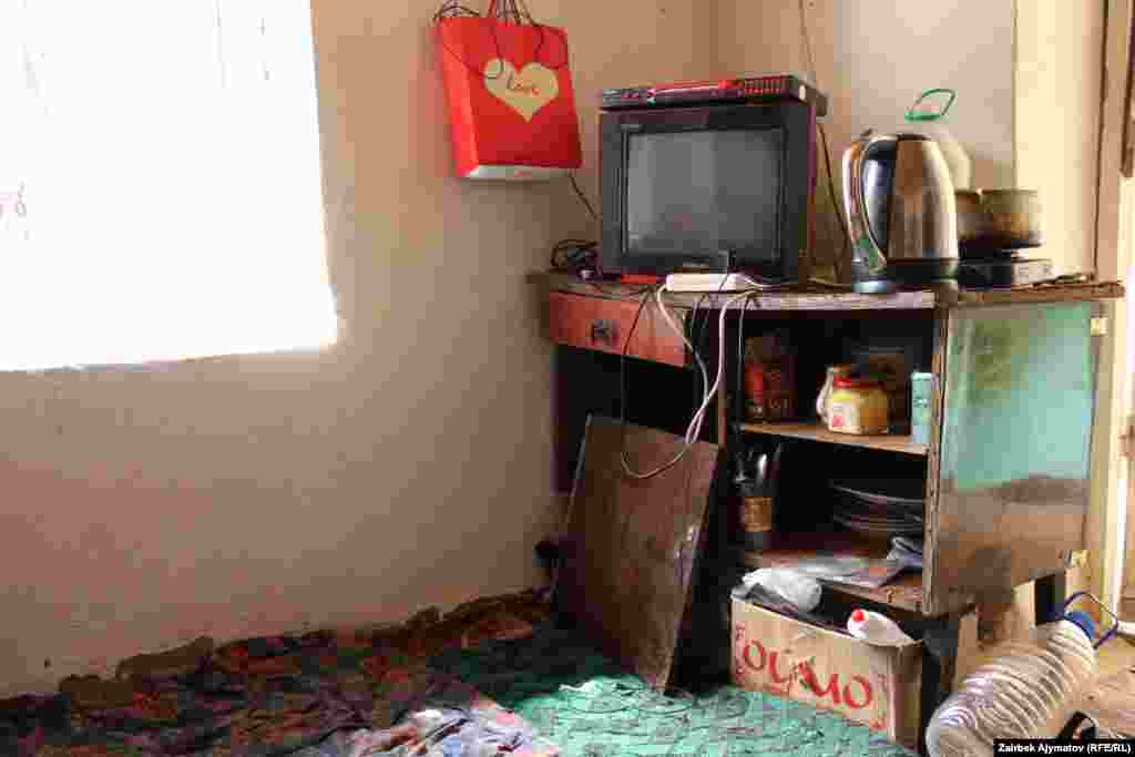 Дээрлик бардык эле бөлмөлөр тар. Аянты 6-7 чарчы метрдин тегерегинде. Ал аянт ижара ээсине ашкана да, уктоочу бөлмө да болуп берет. 