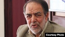 اکبر ترکان، مشاور حسن روحانی.