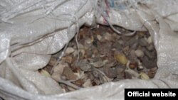 Вилучений міліцією бурштин