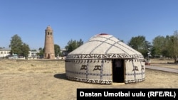 “Өзгөн Мунара-2021” феcтивалы маалы. Өзгөн шаары, Кыргызстан. 17.9.2021.