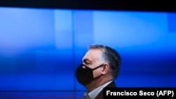 Венгриянын өкмөт башчысы Виктор Орбан Брюсселдеги жыйында. 11-декабрь, 2020-жыл. 