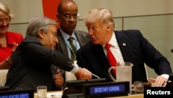 Баш катчы Антонио Гутерреш жана президент  Дональд Трамп БУУ реформасы боюнча  жыйында. Нью-Йорк, 18-сентябрь, 2017-жыл 