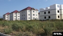 Практически весь жилой фонд, построенный в югоосетинской столице, нуждается в устранении недоделок и дефектов, допущенных строителями