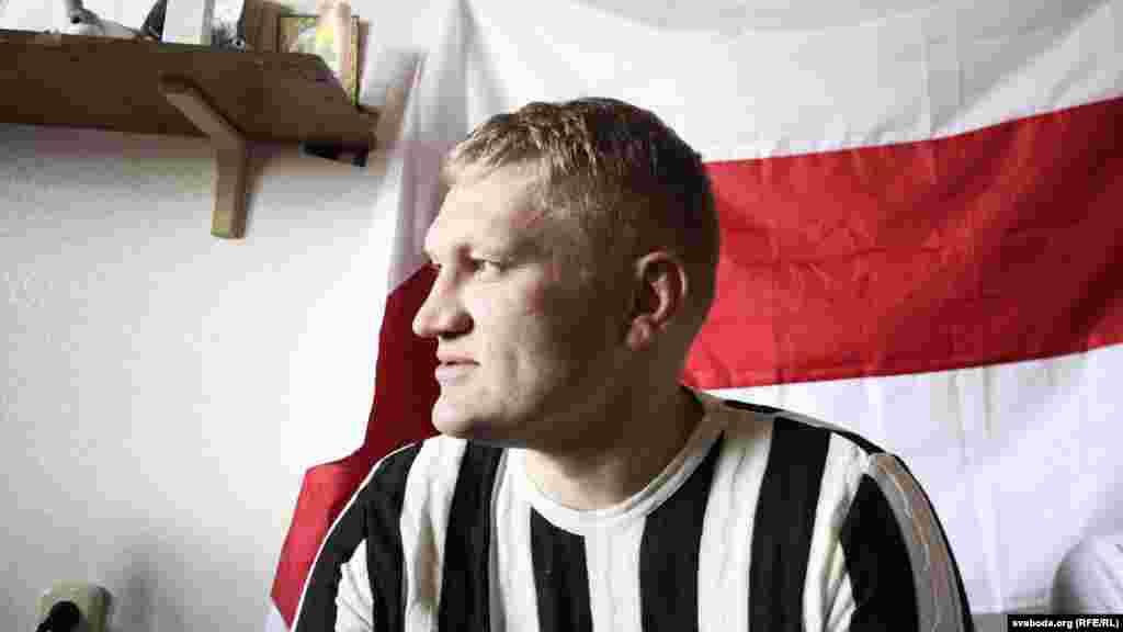 Kavalenka&#39;s mother says he asked for a pardon under increasing pressure from prison authorities, who put him in solitary confinement and blackmailed him.