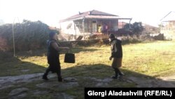 Кому-то удается заработать не больше 200 лари – это главным образом относится к соцагентам, работающим в регионах, где объем работы меньше