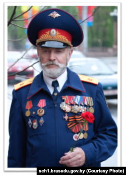 Атаман Беларускай асобнай казацкай акругі Міжнароднага саюзу грамадзкіх аб’яднаньняў «Усевялікае войска Данское» Яўгеній Расалай, ураджэнец Беларусі