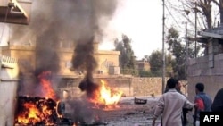 مقام های پلیس عراق می گويند در جريان درگيری ميان پليس با شيعيان مسلح وابسته به «جند السماء»در جنوب عراق، ده ها نفر کشته و دستکم ۱۰۰ نفر زخمی شدند.