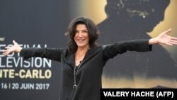 شهره آغداشلو در حاشیه فستیوال مونت‌کارلو در اواخر بهار ۹۶