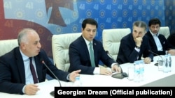 «Грузинская мечта» по сути предлагает дезавуировать не только свои летние обещания, но и вновь изменить Конституцию