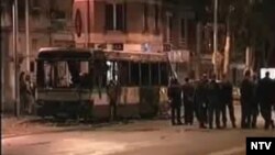 برپايه نخستين خبرهای رسيده از سوی ماًمورين انتظامی، هنگامي که ۲۰ مهاجر پاکستانی در يک اردوگاه صحرائی در خواب بودند، توسط گروهی از مهاجرين ايرانی مسلح به چاقو و ميله های آهنی مورد حمله قرار گرفتند.