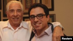 باقر نمازی ۸۰ سال دارد و دارای تابعیت دوگانه ایرانی- آمریکایی است.