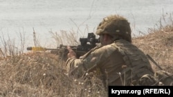 Мобілізуючись без листа-відношення, людина практично не матиме змогу обрати роботу у війську, адже на бажану для вас посаду може не бути замовлення в конкретному ТЦК. І увагу там звернуть не на вашу цивільну професію, а швидше на ваш ВОС: військово-облікову спеціальність