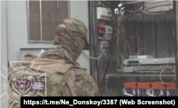 Зв'язківці 810-ї обрмп ЧФ РФ зі своїм обладнанням