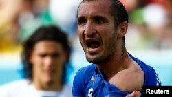 Italiýanyň futbol komandasynyň oýunçysy Jorjio Çillinini (Giorgio Chiellini).