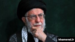 علی خامنه‌ای بیش از سی سال است در راس حکومت ایران قرار دارد