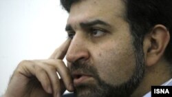 صادق خرازی دیپلمات سابق ایرانی می گوید سیاست خارجی ایران در اختیار رهبر است.