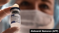 Российская вакцина Sputnik V от COVID-19 