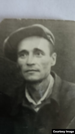 Сергей Иванов (отец Сергея Тарасова) в лагере