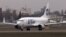 "Боинг 737-500" авиакомпании "ЮТэйр" в международном аэропорту Киева. 2015 год