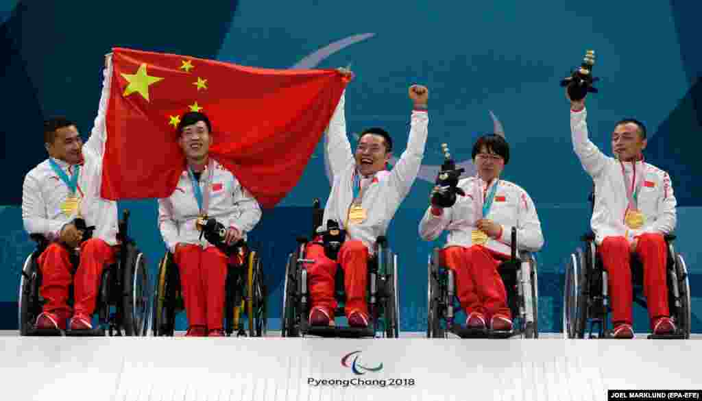 Збірна Китаю стала першою у керлінгу на візках
