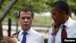 То, что данное решение было объявлено 23 июня 2010 года в канун встречи Дмитрия Медведева и Барака Обамы в Белом доме американской столицы лишь придает ему особое значение