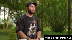 Євгеній «Хамзат» Кравчук під час інтерв’ю Радіо Свобода