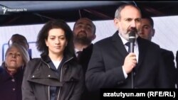 И. о. премьер-министра Армении, лидер блока «Мой шаг» Никол Пашинян в Аштараке, 4 декабря 2018 г. 