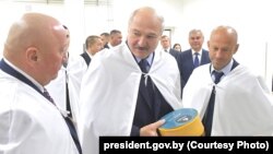 Аляксандар Машэнскі (справа) і Аляксандар Лукашэнка. Архіўнае фота