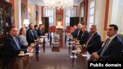 U.S. -- Foreign Ministers Ararat Mirzoyan of Armenia and Jeyhun Bayramov of Azerbaijan meet in Washington, November 7, 2022. 