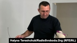 41-річний військовослужбовець Сергій півтора місяці провів у російському полоні, під час поранення втратив руку і частково зір