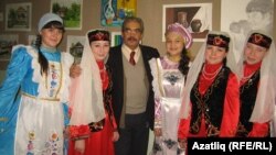 Хәлил Ачыкгөз татар кызлары белән