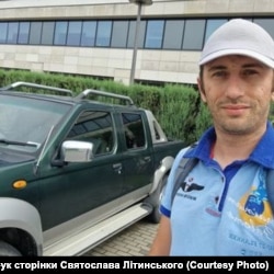 Волонтер Святослав Літинський