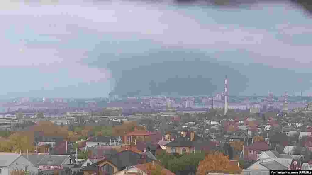 Нападению подвергся также город Запорожье, мэр которого сообщил о перебоях с подачей электроэнергии