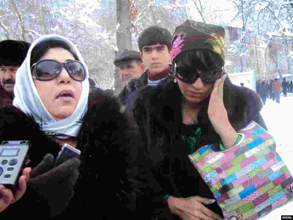 Шабнами Сурайё низ аз ҳукми зиндони хоҳараш дилгир буд...