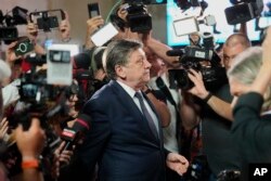 Crin Antonescu a pierdut calificarea în turul al doilea al alegerilor. El a ocupat poziția a treia, după George Simion și Nicușor Dan.