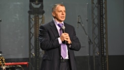 Спикер российского парламента Крыма Владимир Константинов на торжественном собрании, посвященном 25-летию группы компаний «Атан» в Симферополе, март 2020 года