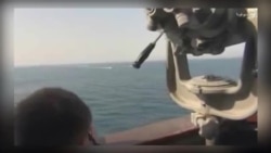 نزدیک شدن قایق‌های تندرو سپاه پاسداران به یک ناو آمریکایی