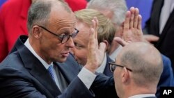 Фридрих Мерц во время бурных событий в Бундестаге 6 мая