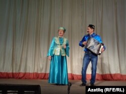 Әлфия Рәҗапова белән Илгизәр Шакиров