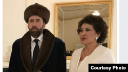 Николас Кейдждің шапан мен түскен суретінің  Facebook-тен алынған скриншоты.