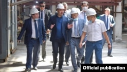 Президент Садыр Жапаров Бишкектеги ЖЭБ-2нин абалы менен таанышты