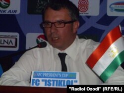 Никола Кавазович, сармураббии дастаи «Истиқлол»-и Душанбе