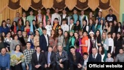 Бәйгедә катнашучыларның күмәк фотосы, Чиләбе, 16 апрель 2016 ел