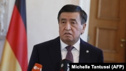 Сооронбай Жээнбеков.