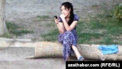 Mobil telefonly gyz.