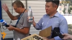 У Казахстані протестували проти тиску Росії заборонити продукцію «Рошену»